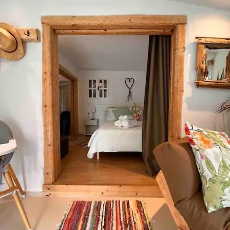 Under The Vine Garden House * Platánion