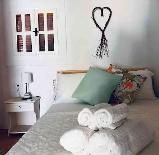 Appartement Under The Vine Garden House Platánion