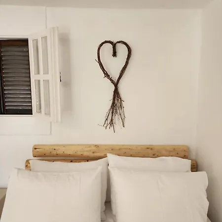 Under The Vine Garden House Platánion