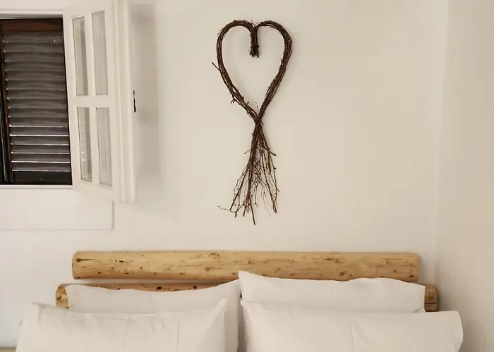 Under The Vine Garden House Platánion